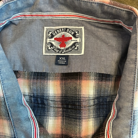 Men's Casual Plaid Button-Down Shirt - Picture 3 of 4